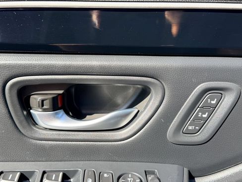 Certified 2025 Honda Pilot Touring image 20