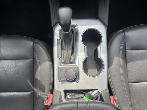 Used 2019 Chevrolet Blazer LT w/ Sound & Technology Package AWD/4WD image 12