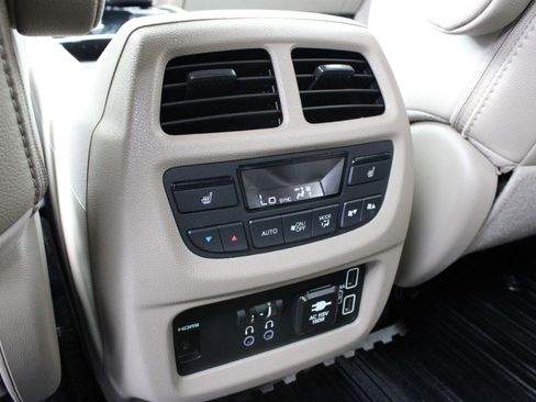 Used 2020 Honda Pilot Elite image 20