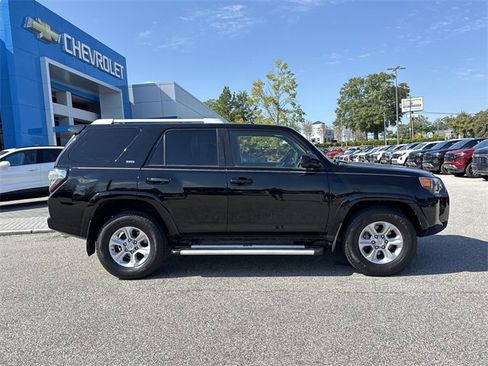 Used 2018 Toyota 4Runner SR5 image 2