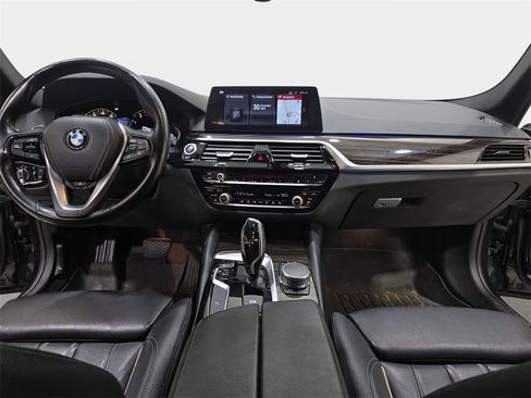 Used 2017 BMW 540i xDrive image 10