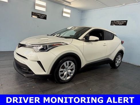 Used 2019 Toyota C-HR LE FWD image 3