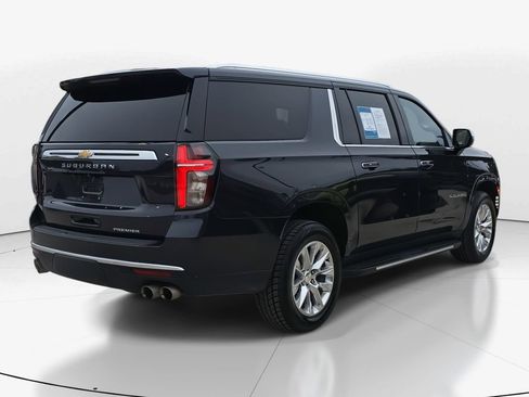 Used 2023 Chevrolet Suburban Premier image 5