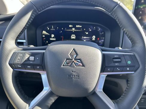 New 2026 Mitsubishi Outlander SE image 30