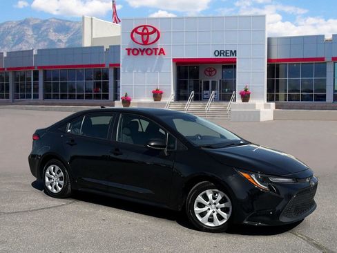 Used 2022 Toyota Corolla LE FWD image 1