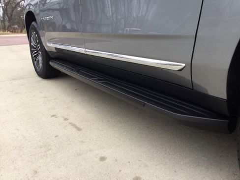 New 2026 GMC Yukon XL Elevation image 6