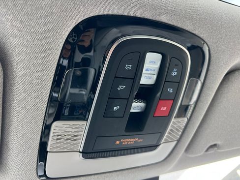 Used 2024 Hyundai Palisade Limited AWD/4WD image 25