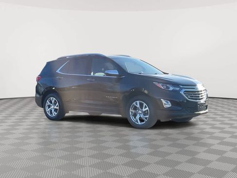 Used 2021 Chevrolet Equinox Premier image 2