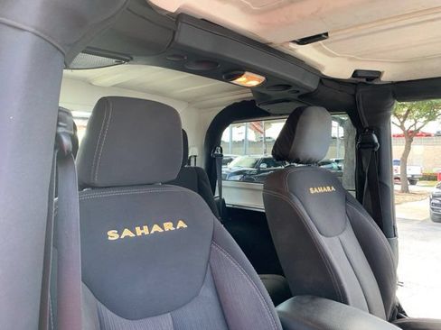 Used 2015 Jeep Wrangler Sahara w/ Connectivity Group AWD/4WD image 23