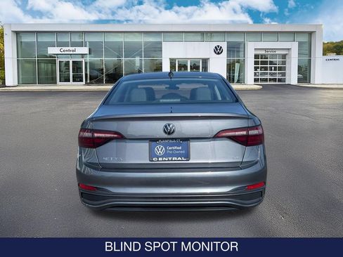Certified 2024 Volkswagen Jetta SE FWD image 7