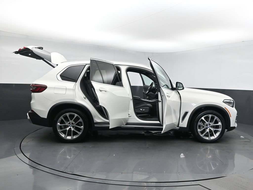 Used 2022 BMW X5 xDrive40i AWD/4WD image 27