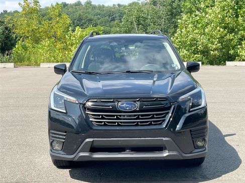 Used 2023 Subaru Forester Premium AWD/4WD image 8