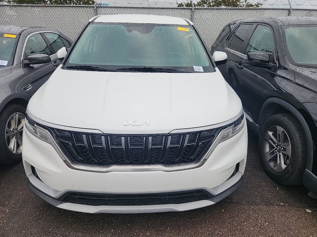 Certified 2023 Kia Carnival LX FWD image 2