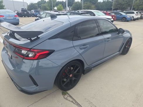 Used 2025 Honda Civic Type R image 3