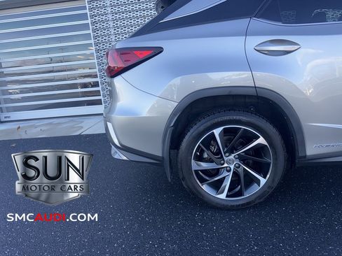 Used 2017 Lexus RX 450h AWD image 11