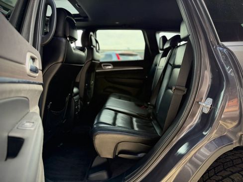 Used 2018 Jeep Grand Cherokee Limited AWD/4WD image 19