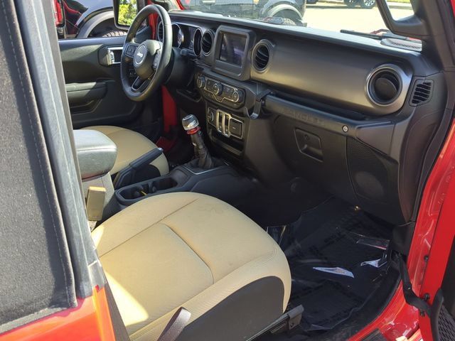 Used 2022 Jeep Wrangler Sport AWD/4WD image 33