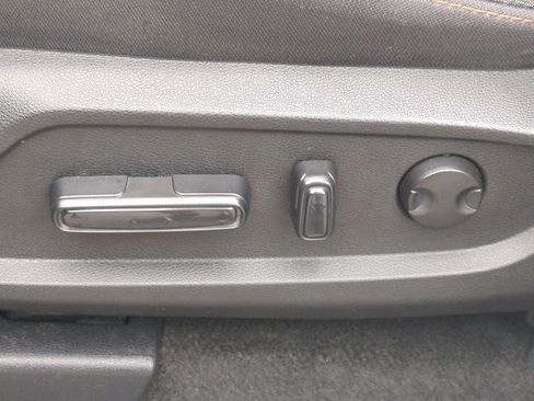 Used 2025 Honda Pilot Sport image 17
