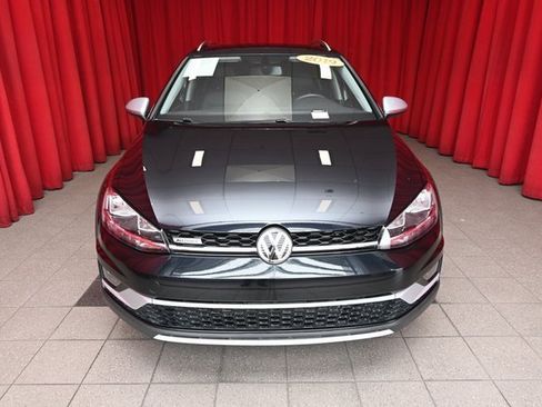 Used 2019 Volkswagen Golf Alltrack S image 7