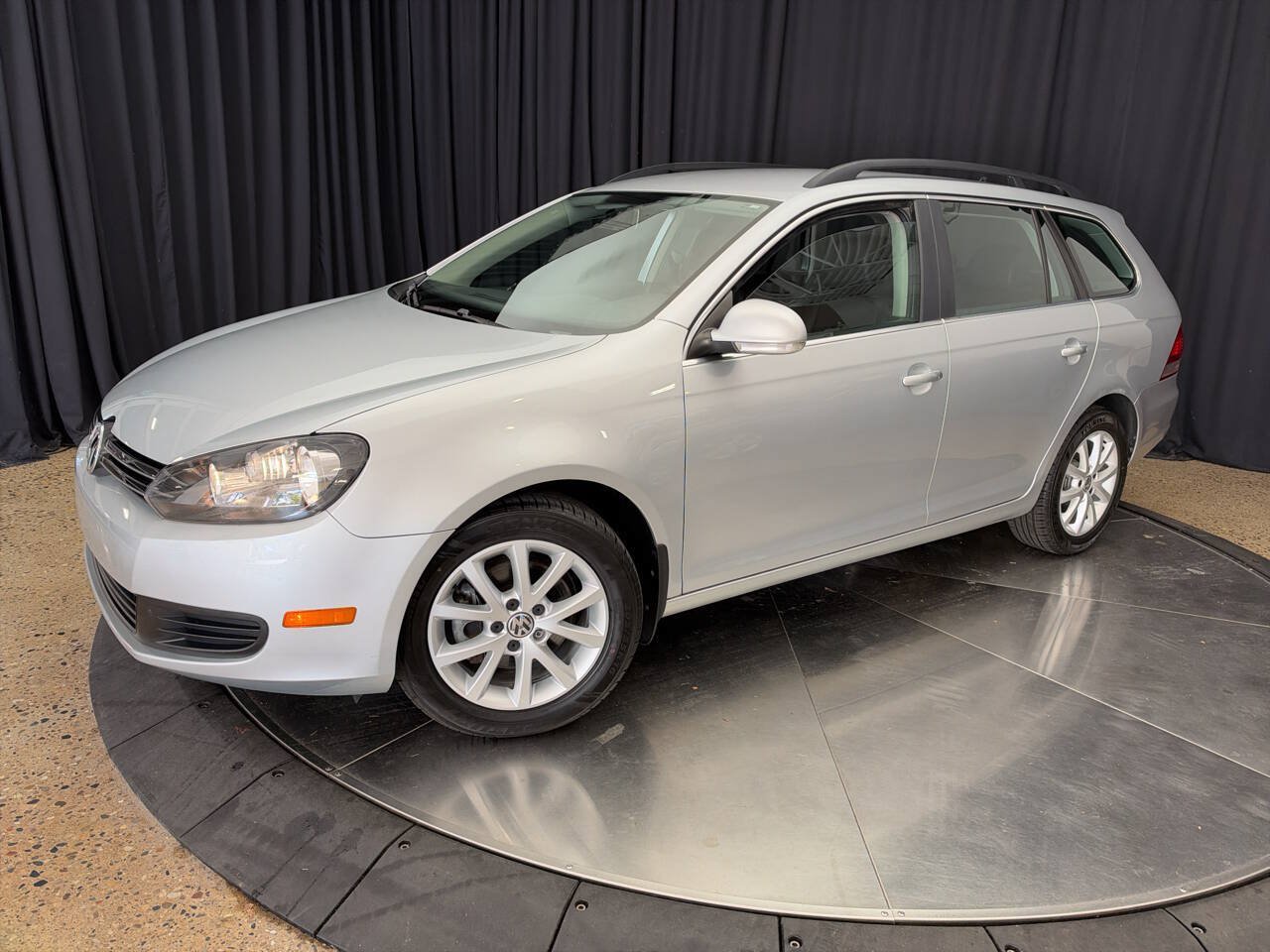 Used 2014 Volkswagen Jetta SE FWD image 2
