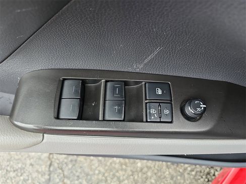 Used 2021 Toyota Camry SE image 25