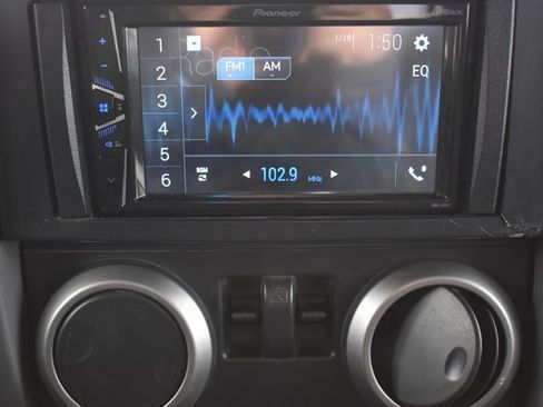 Used 2010 Jeep Wrangler Mountain image 27