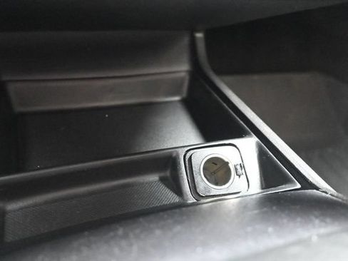 Used 2016 Ford Fusion SE w/ Equipment Group 201A FWD image 28