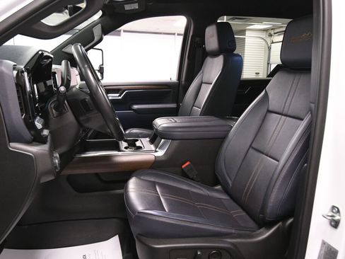 Used 2024 Chevrolet Silverado 2500 High Country w/ High Country Premium Package image 10