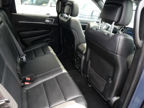 Used 2020 Jeep Grand Cherokee Limited AWD/4WD image 23