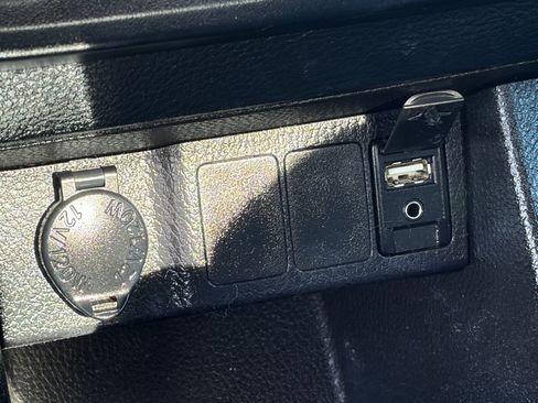 Used 2016 Toyota Corolla LE FWD image 27
