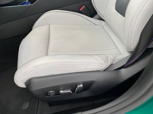 Used 2026 BMW M5 w/ Executive Package image 13