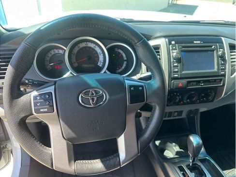 Used 2013 Toyota Tacoma PreRunner w/ TRD Off-Road Pkg RWD image 12