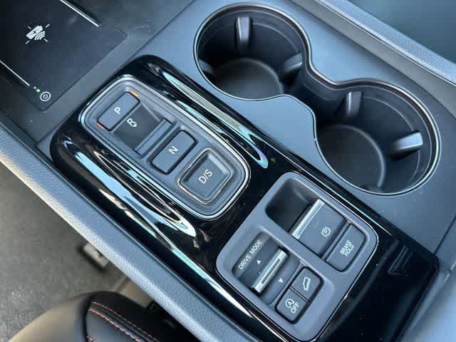Used 2025 Honda Pilot TrailSport image 12