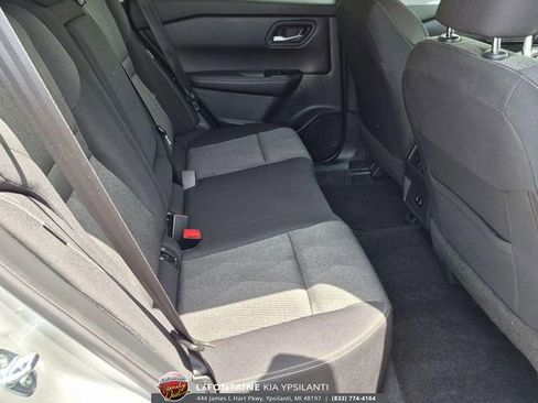 Used 2025 Nissan Rogue SV FWD image 29