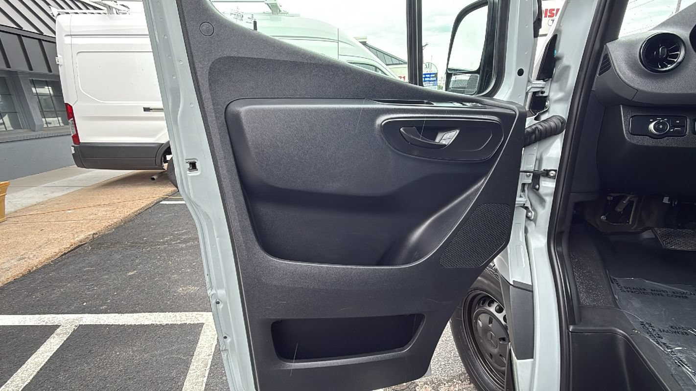 Used 2020 Mercedes-Benz Sprinter 2500 image 9