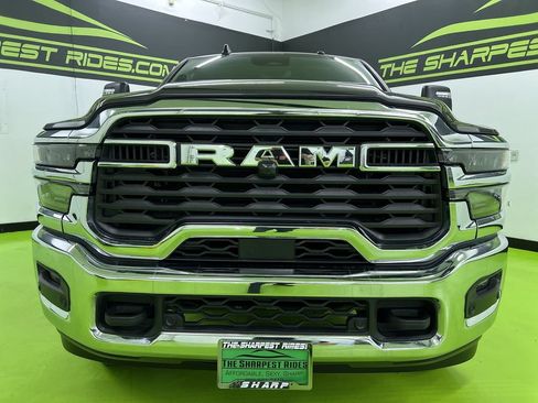 Used 2025 RAM 2500 Big Horn AWD/4WD image 3