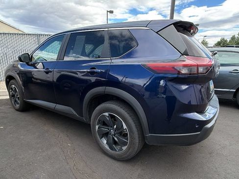 Used 2024 Nissan Rogue SV AWD/4WD image 3