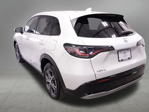 Certified 2024 Honda HR-V EX-L image 4