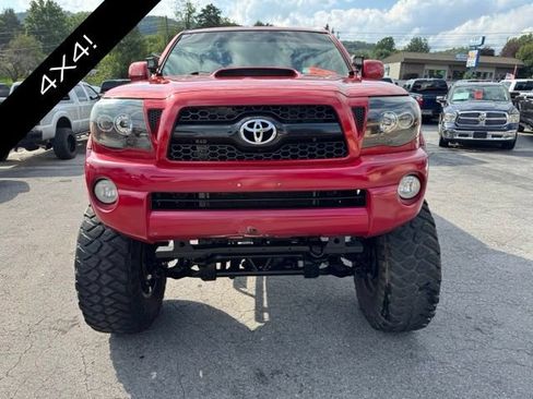 Used 2011 Toyota Tacoma 4x4 Double Cab w/ TRD Sport Pkg image 6