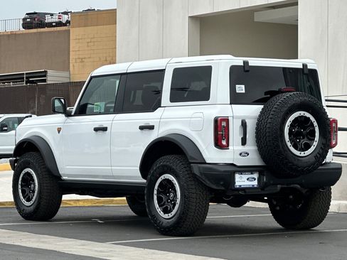 New 2026 Ford Bronco Badlands image 5