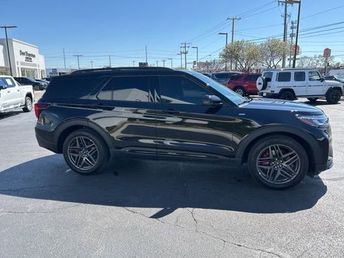 Used 2025 Ford Explorer ST-Line w/ Premium Package RWD image 5