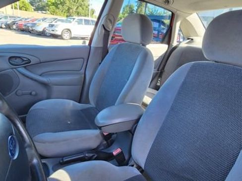 Used 2003 Ford Focus LX FWD image 7