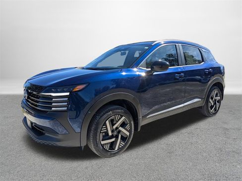 New 2026 Nissan Kicks SV image 7