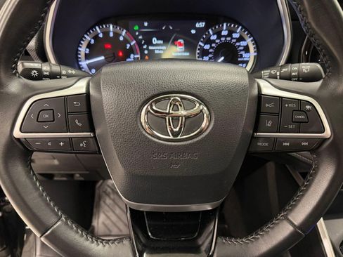 Used 2023 Toyota Highlander XSE AWD/4WD image 14