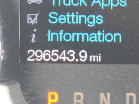 Used 2014 Ford F150 Platinum image 10