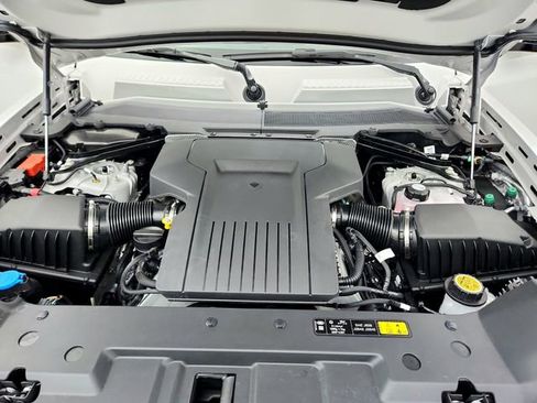 New 2026 Land Rover Defender 110 OCTA image 28