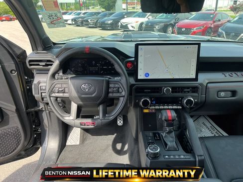 Used 2025 Toyota Tacoma TRD Pro AWD/4WD image 15