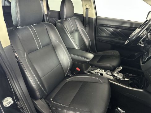Used 2018 Mitsubishi Outlander SEL AWD/4WD image 27