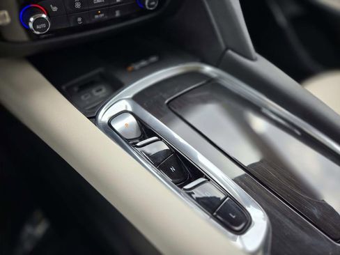 Used 2023 Buick Enclave Essence FWD image 30