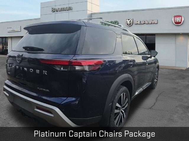 Used 2024 Nissan Pathfinder Platinum FWD image 3